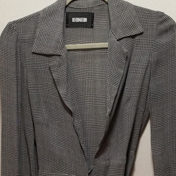 Reformation wrap dress size 0 - Picture 2 of 4